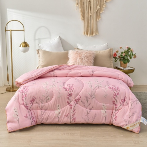 Winter thickened polyester comforter