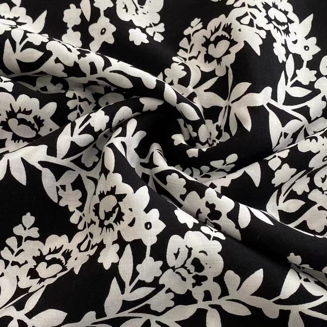 Beliebte beliebte 45er -Gewebkleidungsstücke 100% Rayon Blumenblume gedruckte Grenzgewebe