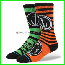 Knitted jacquard socks with embroidery