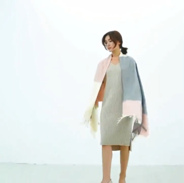 Factory direct price fashion checked winter warm wool scarf