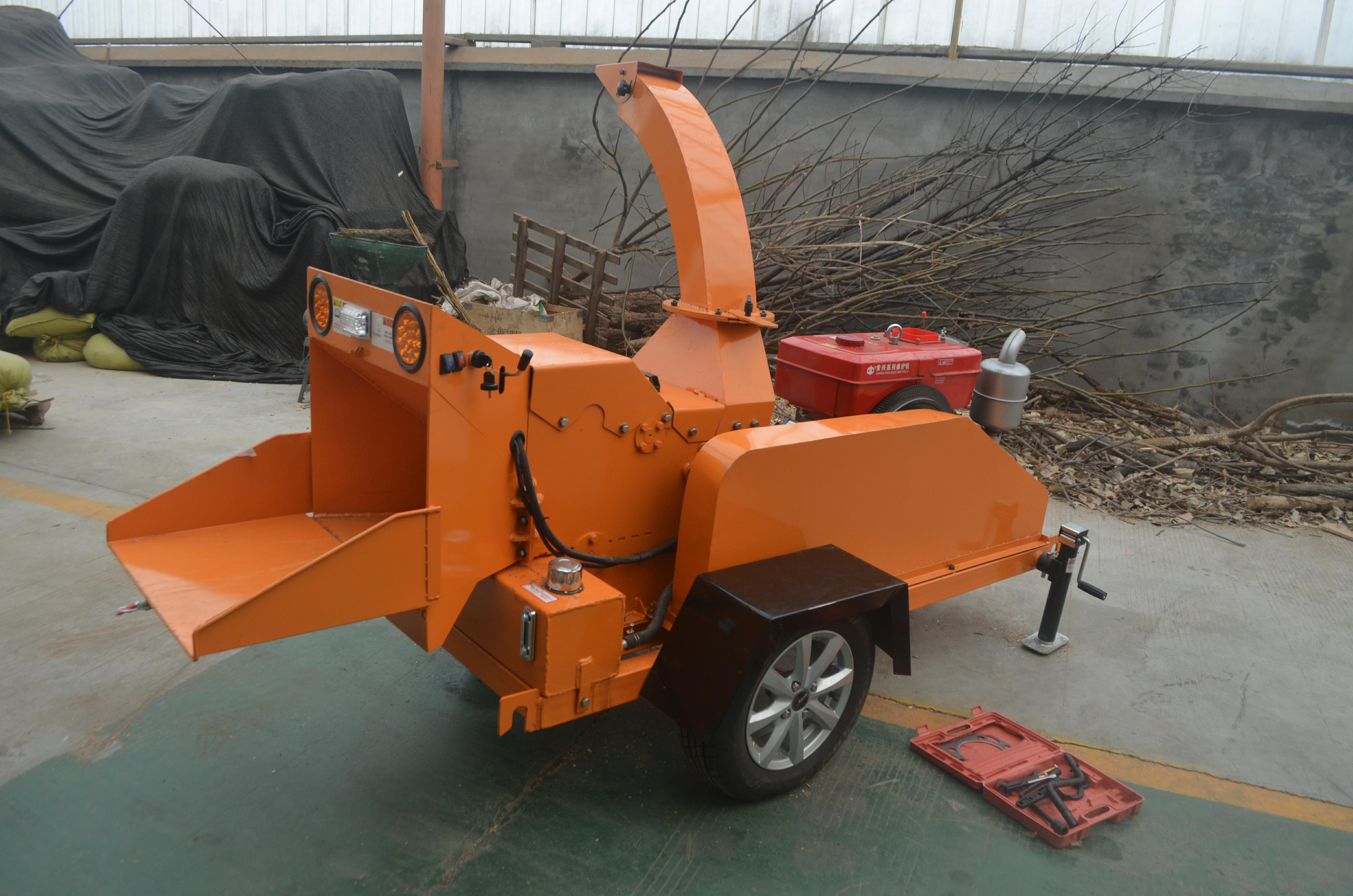 Easy to operate garden waste leaves branch wood chipper shredder machine