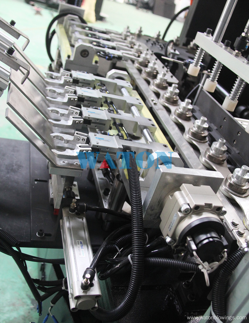 Parity Fully Automatic PET Stretch Blow Molding Machine