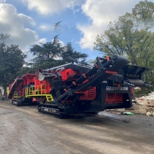 Crawler-Type Mobile Screening Machine for Quarry Limestone and Gravel Mining Equipment