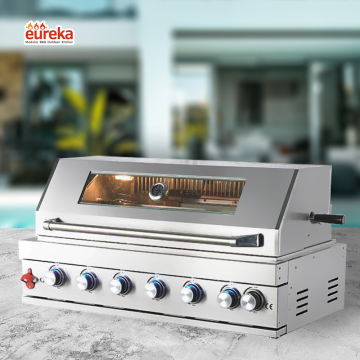 Barbecuing Built-in Rotisserie Outdoor BBQ Grill and Lighting Feature