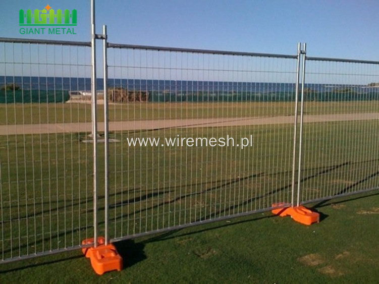 removable road crowd control barricades for sale