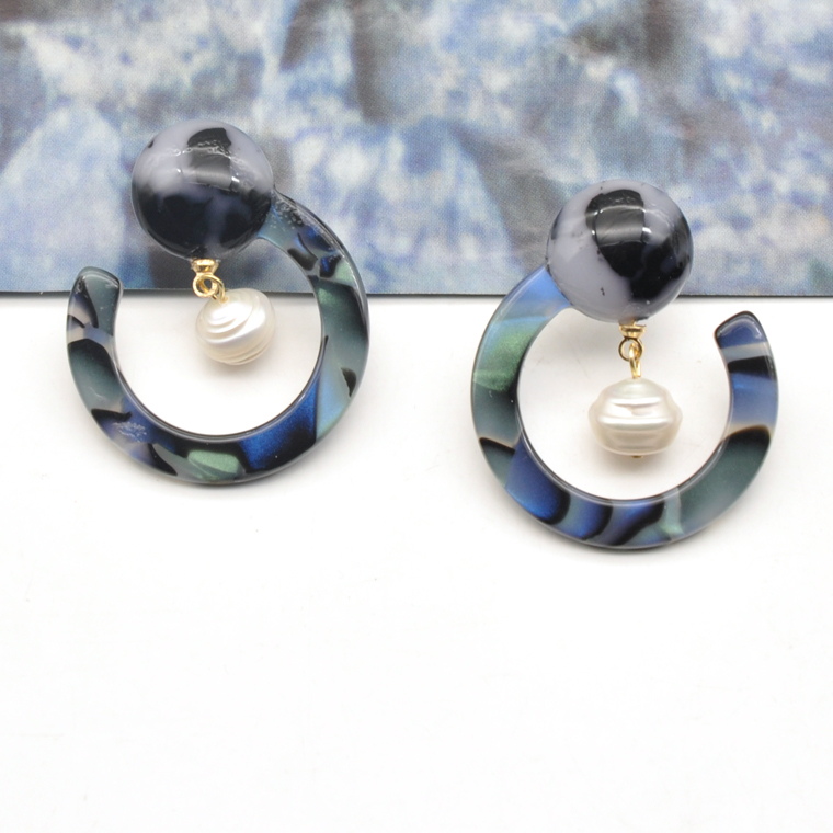 Newest design shell acrylic korean style woman trendy pearl stud earrings