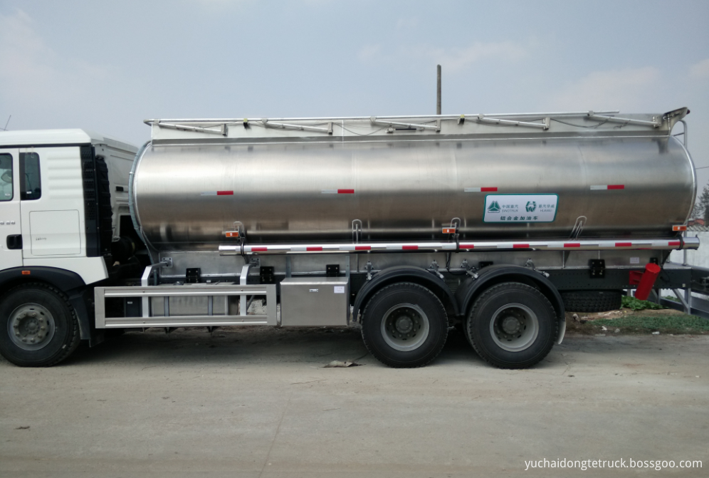 HOWO 20000 liters aluminum fuel truck