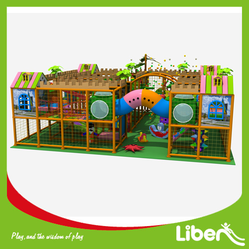 Indoor play with free jumping tunnel