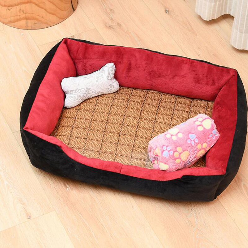 Red and black cat litter cushion demonstration