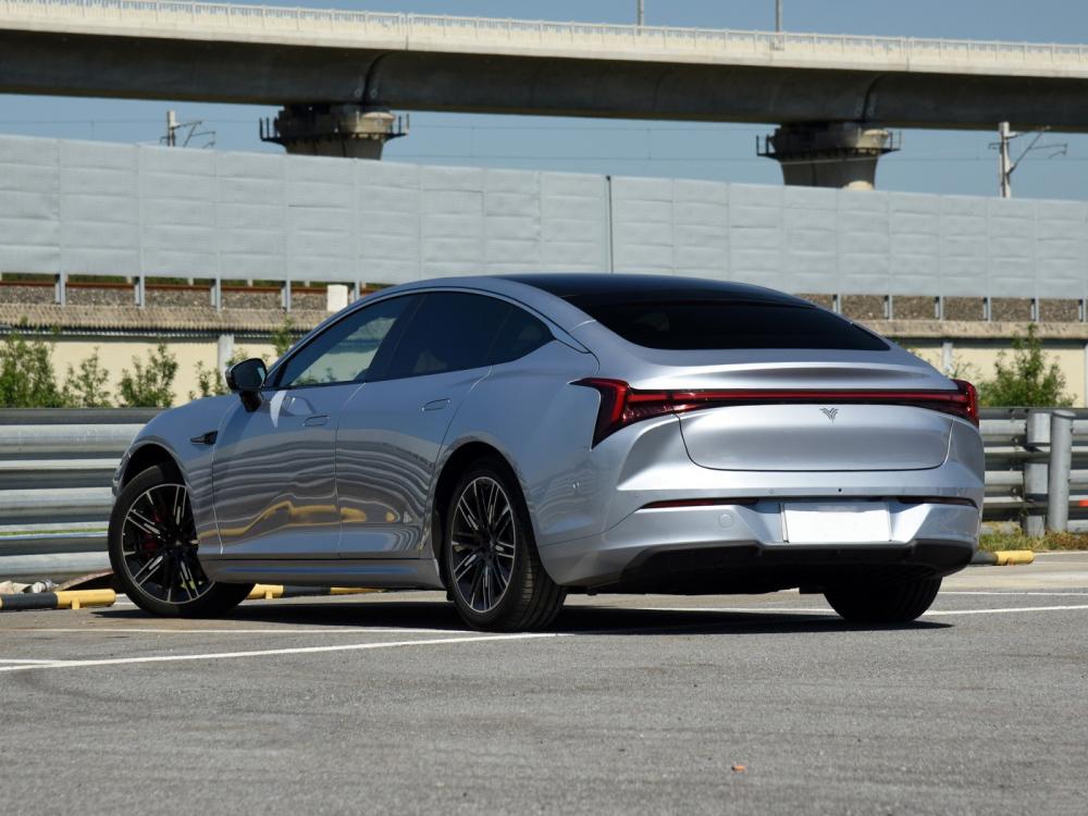 2022 تصميم الأزياء السريعة سيارة كهربائية EV Neta S بيع ساخن