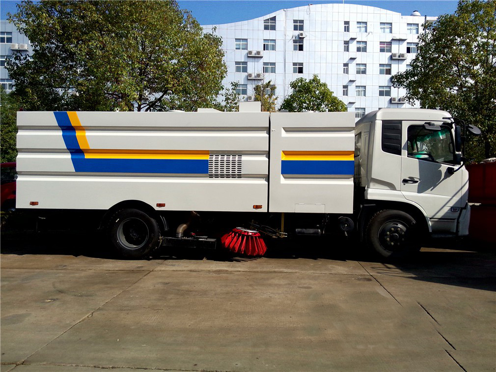 dust sweeper truck 3