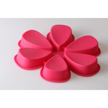 Baking mold in flower shape