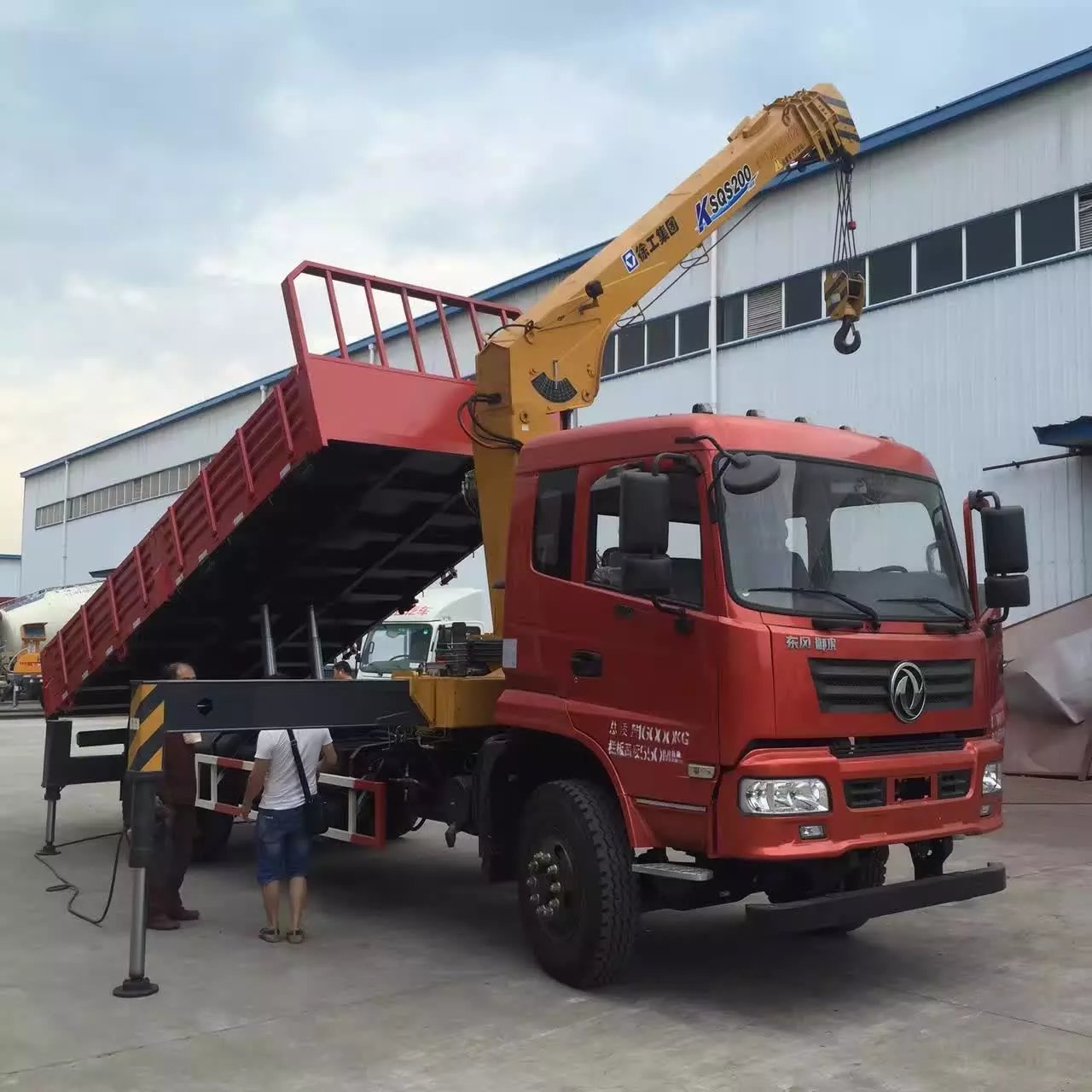 Dongfen dump truck mounted crane