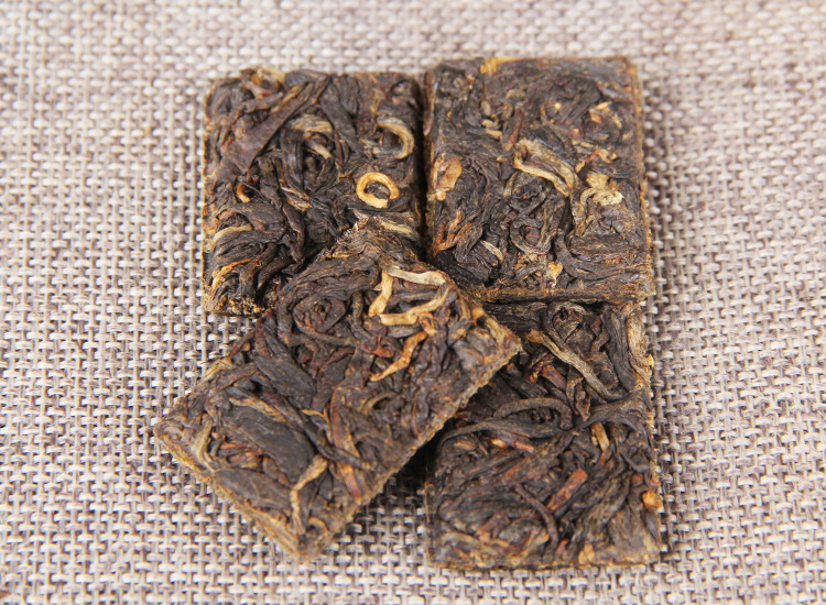 Compressed Dian Hong Cha Yunnan black tea mini cake tuo cha