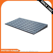 Wholesale China Manufactured Black Rubber Portable Wheelchair Ramps for the Disabled