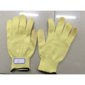 Găng tay Kevlar trong nước