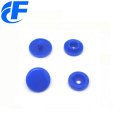 ขนาดที่มีสีสัน 13 ผ้ากันเปื้อนเด็กพลาสติก Snap Fastener