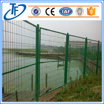 Tiang kuadrat dilas wire mesh