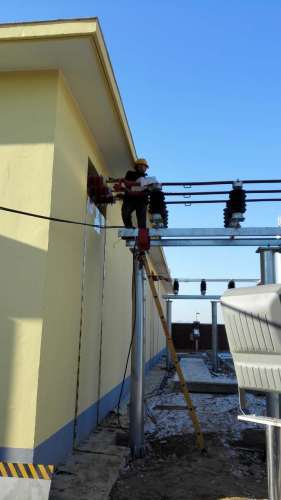 Sistema di tronchi ad alta tensione esterna per busbar