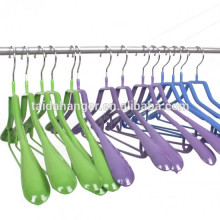 Dip coating metal wire hangers with bar