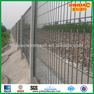 2016 Factory Pricewelded wire mesh fence