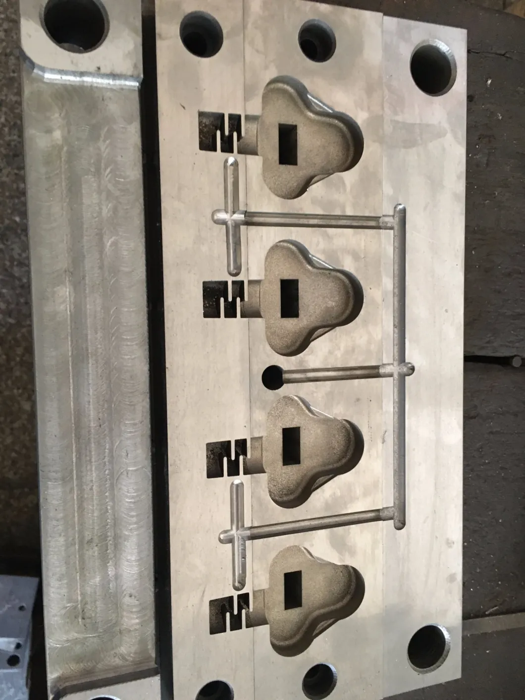 Plug Moulds Tooling 4 Cavity for Vertical Injection Machine