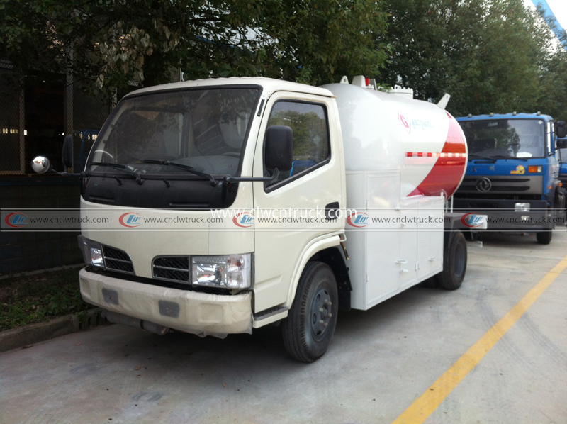 lpg delivery truck 1