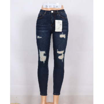 Jeans strappato da donne alla moda personalizzati