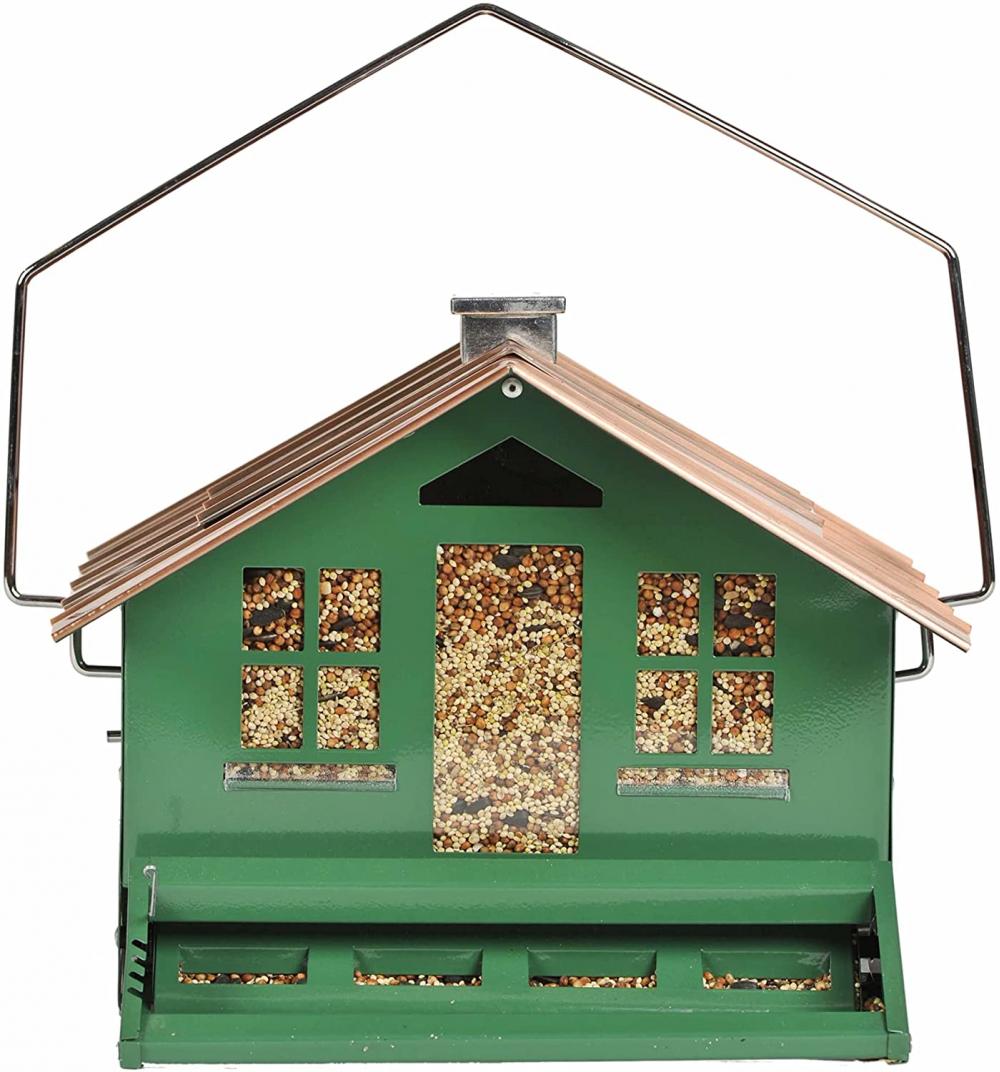 Alimentador de pássaros em casa com chaminé