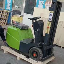 Truk forklift listrik dengan garpu ganda