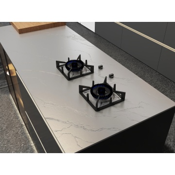 Встроенная кухонная зона с открытой концепцией