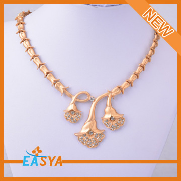 Wholesale Flower Shaped Pendant Necklace