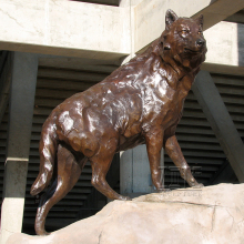 Fine Workmanship Bronze Sculpture Wolf Statue For Sale