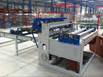 Automatic cage mesh welding machine