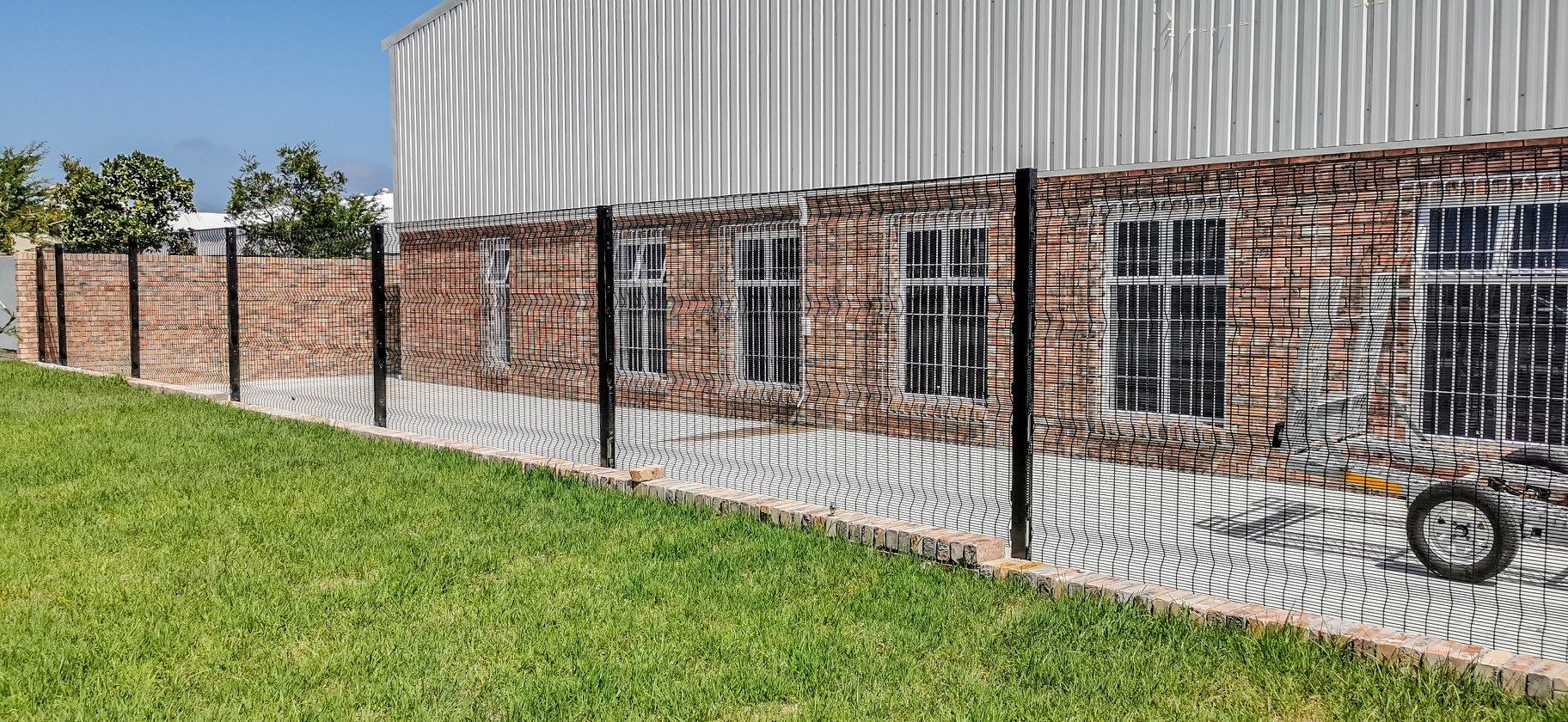 Panel de malla de alambre soldado curvo de PVC PVC curved welded wire mesh panel