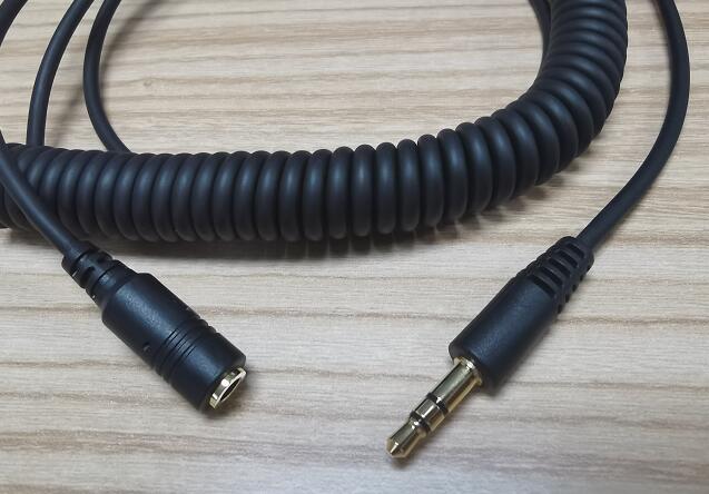 Aux coiled cable for car Spring Coiled 3.5mm 4-Pole Stereo Audio Aux Cable with Mic Line Gold Plated (3 feet)