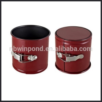 Round cheesecake containers ,bread baking tins