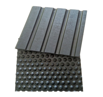 Rubber ramp cow mat for horse