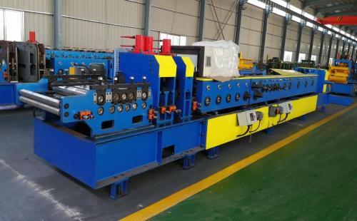 Interchangeable C Z purlin forming machine