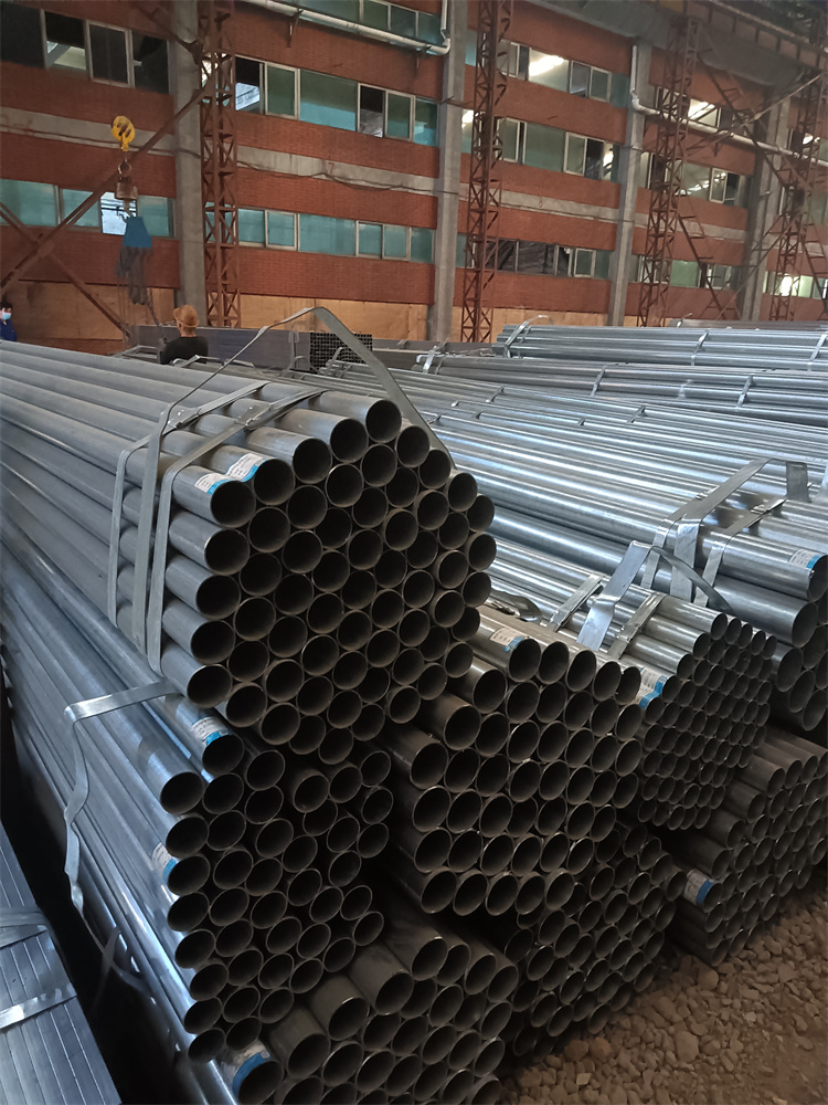 الأنابيب المجلفنة 3 Galvanized Pipe3