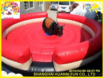 Inflatable Interactive adult wipe out games Mechanical bull rodeo