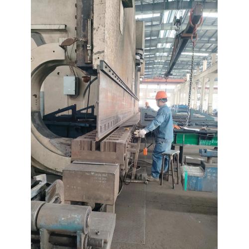 Polygonal steel pole for power transmission