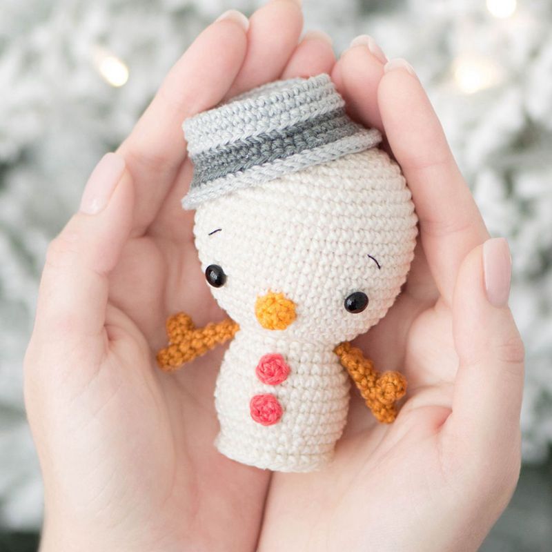 12 3 Crochet Christmas Snowman