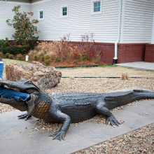 theme park outdoor garden decoration metal craft alligator sculpture