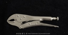 Curved jaws locking pliers