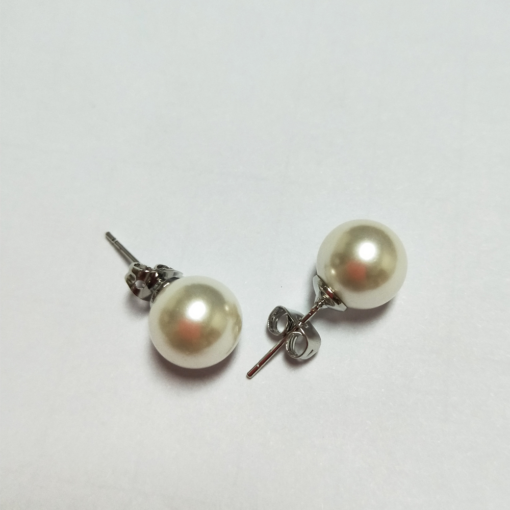 Shell Pearl Stud Earrings