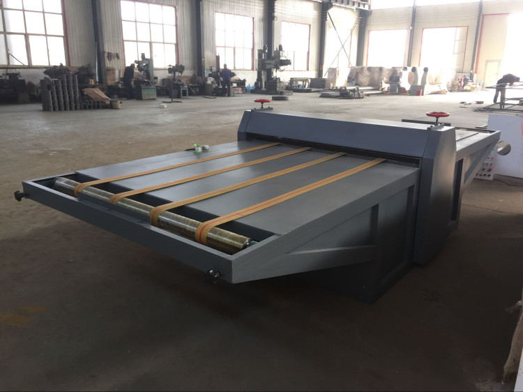 Manual flatbed die cutting and creasing machine for corrugated paperboard