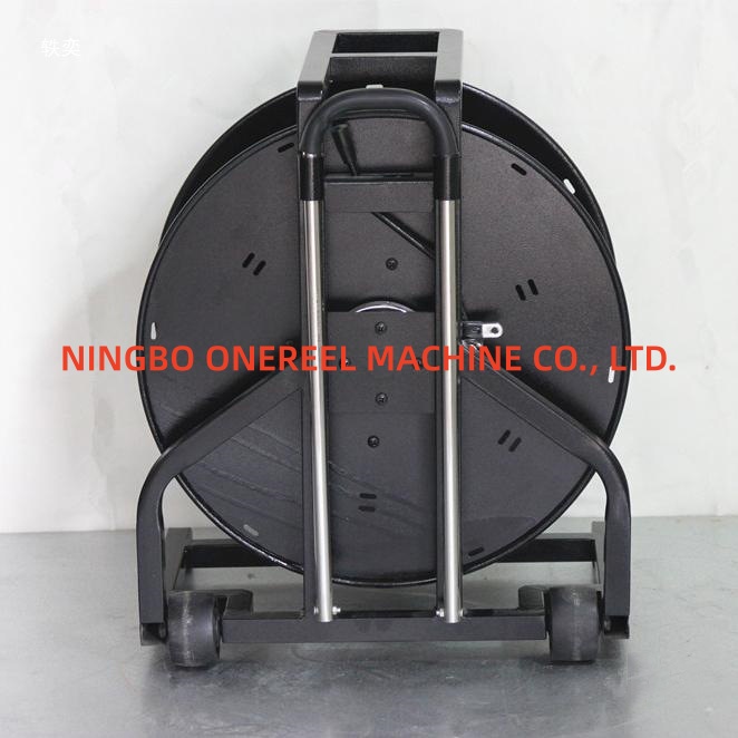 Hand-operated vehicle-mounted winding reel 2 Hand-operated vehicle-mounted winding reel 2