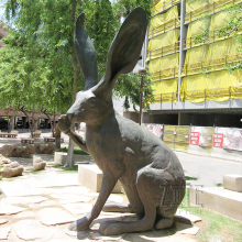 Popular Design Animal Sculpture  Cast Bronze Large Rabbit Statue