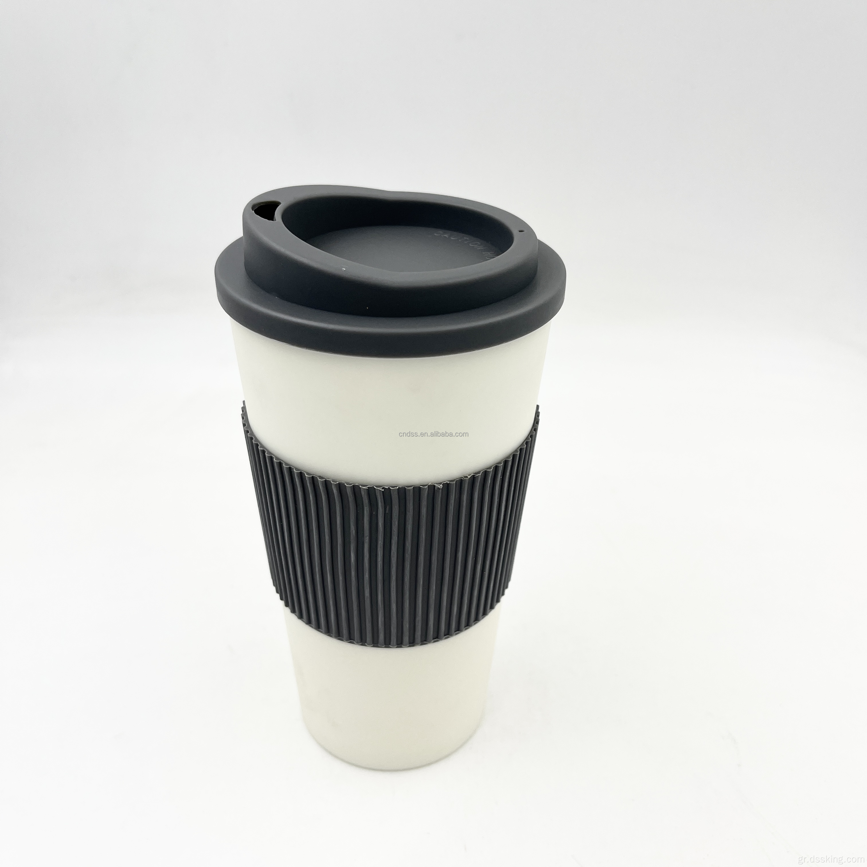 BPA δωρεάν πλαστικό φλιτζάνι καφέ με μανίκι 16oz 500ml πλαστικά κύπελλα επαναχρησιμοποιήσιμο φλιτζάνι καφέ με καπάκια